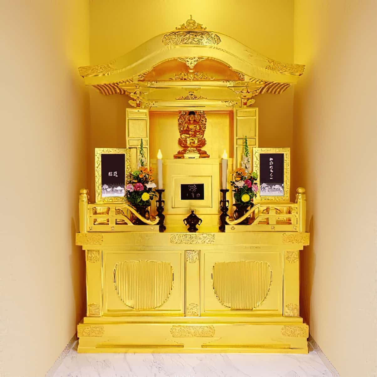 Upon scanning your IC card, your relative’s urn is automatically retrieved from a storage rack, and presented at this private worship room.